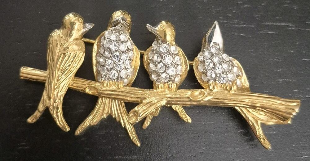 JOAN RIVERS SIGNED FOUR BIRDS ON A BRANCH PIN BROOCH